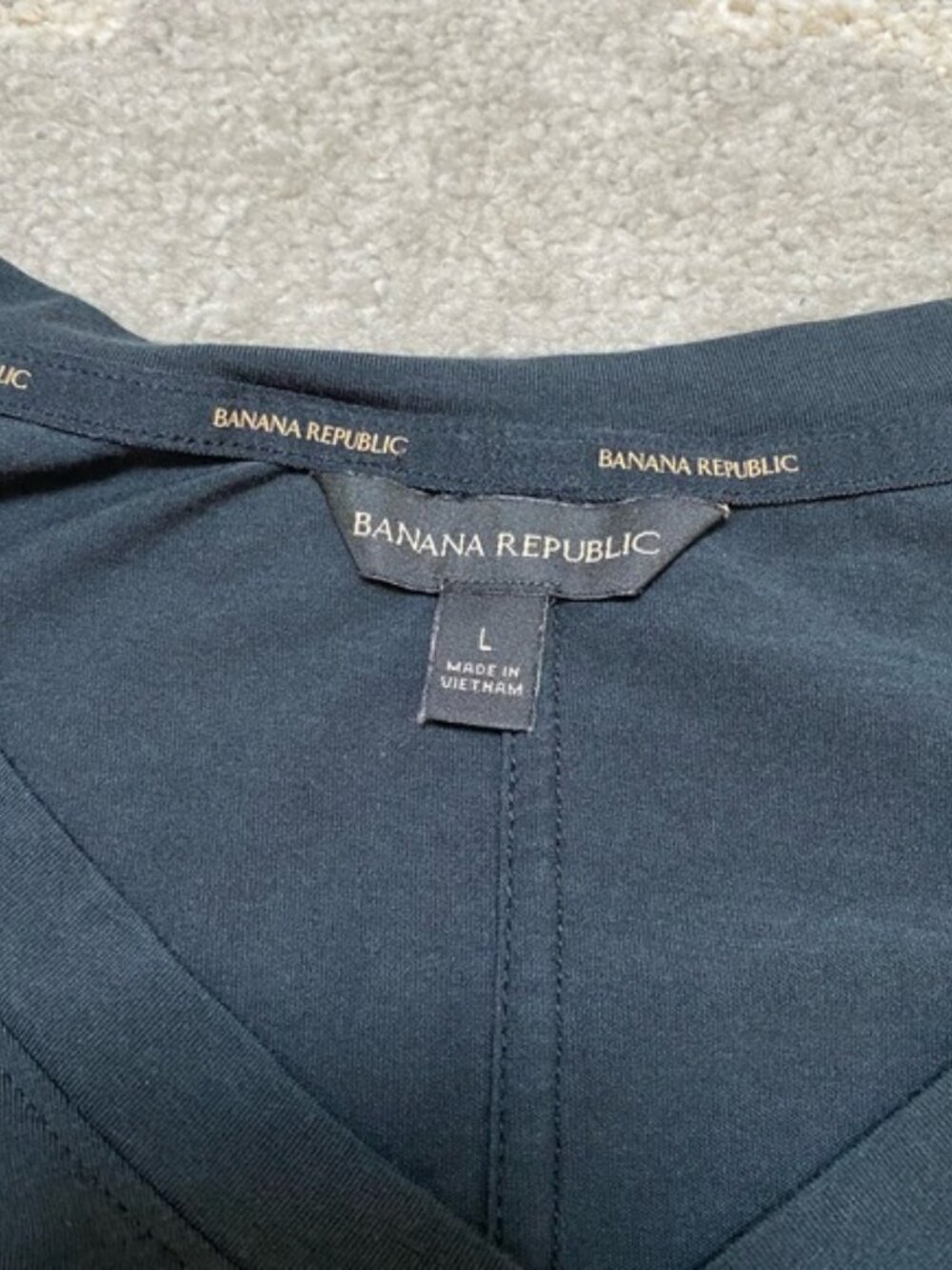 SOLD - Black Banana Republic V Neck Cotton Blend Tee Women’s  Large - Picture 2 of 8